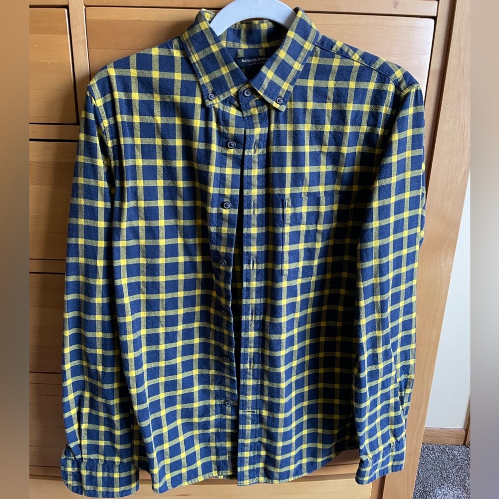 Banana Republic men’s luxe flannel button down shirt